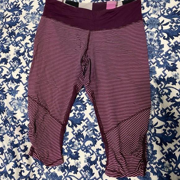 Lululemon Run for your Life Crop Raspberry 10 - Picture 3 of 8